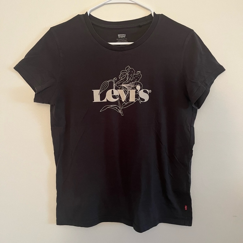 Levi’s Dark Gray T shirt size small